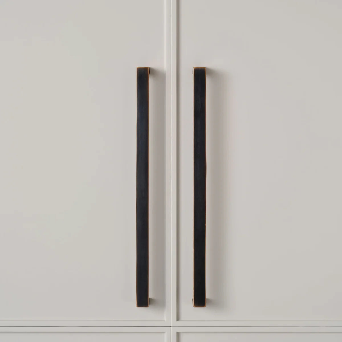 Cast 384mm D-Pull Handle