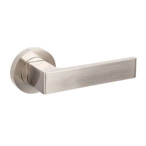 BOSTON DOOR LEVER HANDLE ON ROUND ROSE LEVER SET
