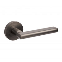EPIC DOOR LEVER HANDLE ON ROUND ROSE GRAPHITE NICKEL
