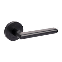 EPIC DOOR LEVER HANDLE ON ROUND ROSE MATT BLACK