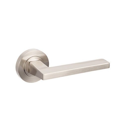 VECTOR DOOR HANDLE LEVER ON ROUND ROSE LEVER SET BRUSHED NICKEL