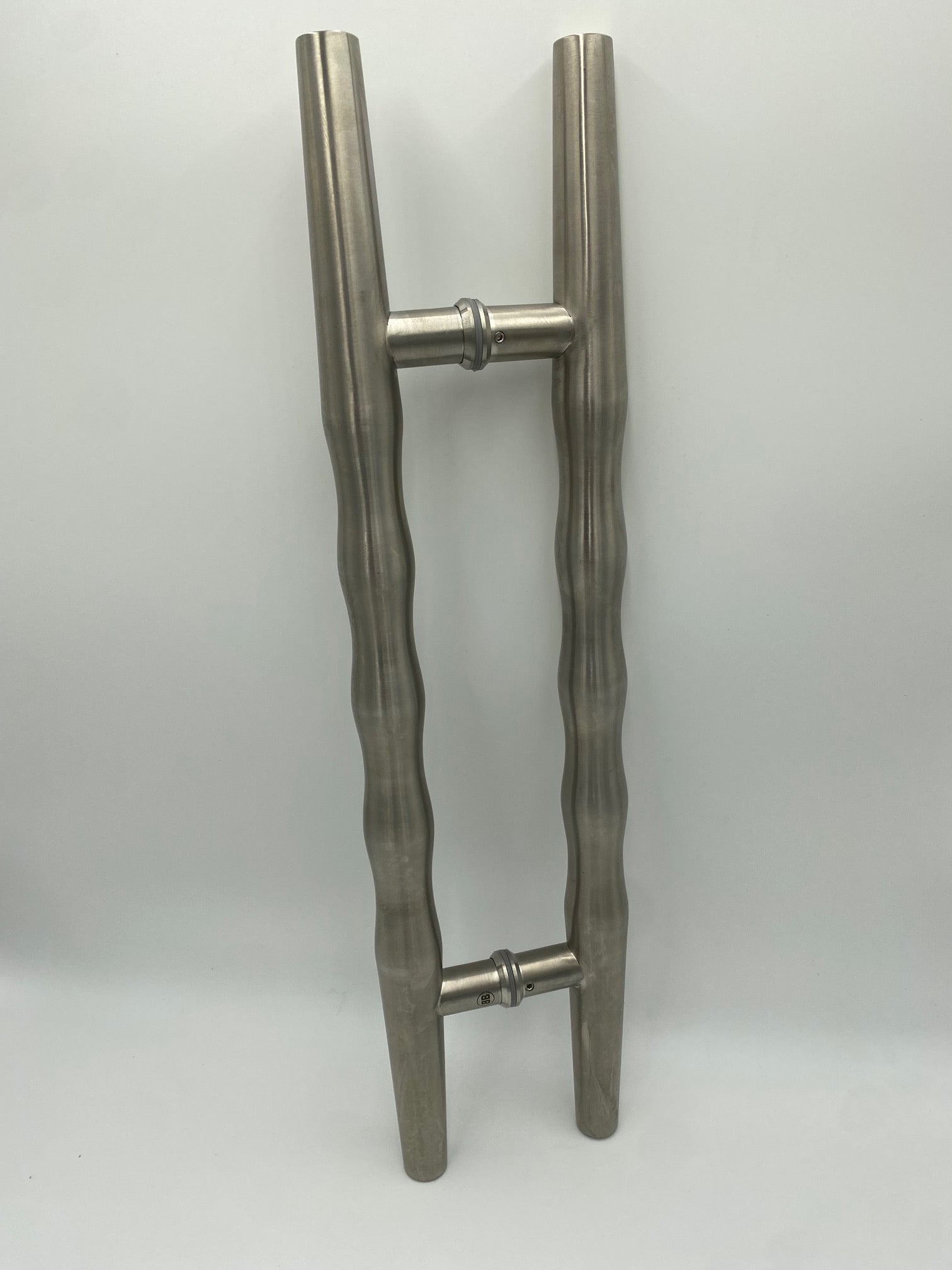 HP829-38x600mm Pull Handles